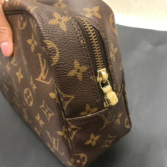 Louis Vuitton travel case - Picture 3 of 8